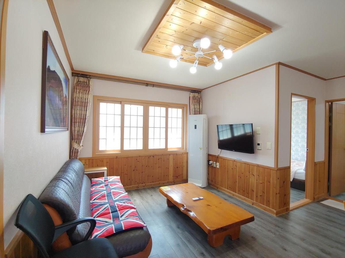 Gyulhouse Pension Seogwipo Exterior foto